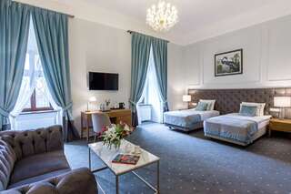 Отель Hotel Pałac Mojęcice Mojęcice Апартаменты с 2 спальнями-2